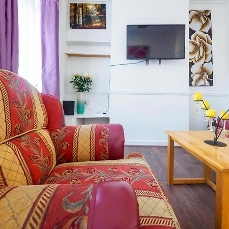 12 Cornwallis Lodge Family Room 1 Stoke-on-Trent ภายนอก รูปภาพ