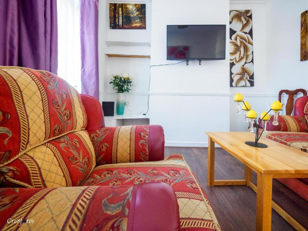 12 Cornwallis Lodge Family Room 1 Stoke-on-Trent ภายนอก รูปภาพ