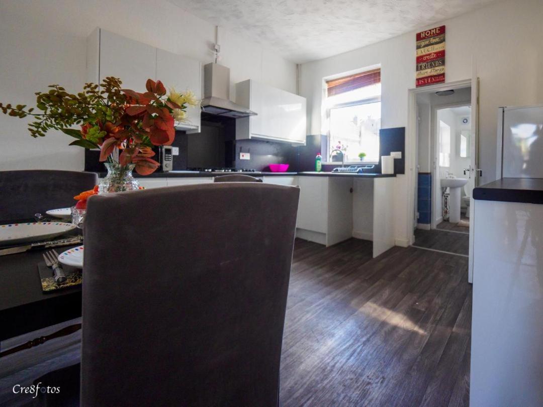 12 Cornwallis Lodge Family Room 1 Stoke-on-Trent ภายนอก รูปภาพ