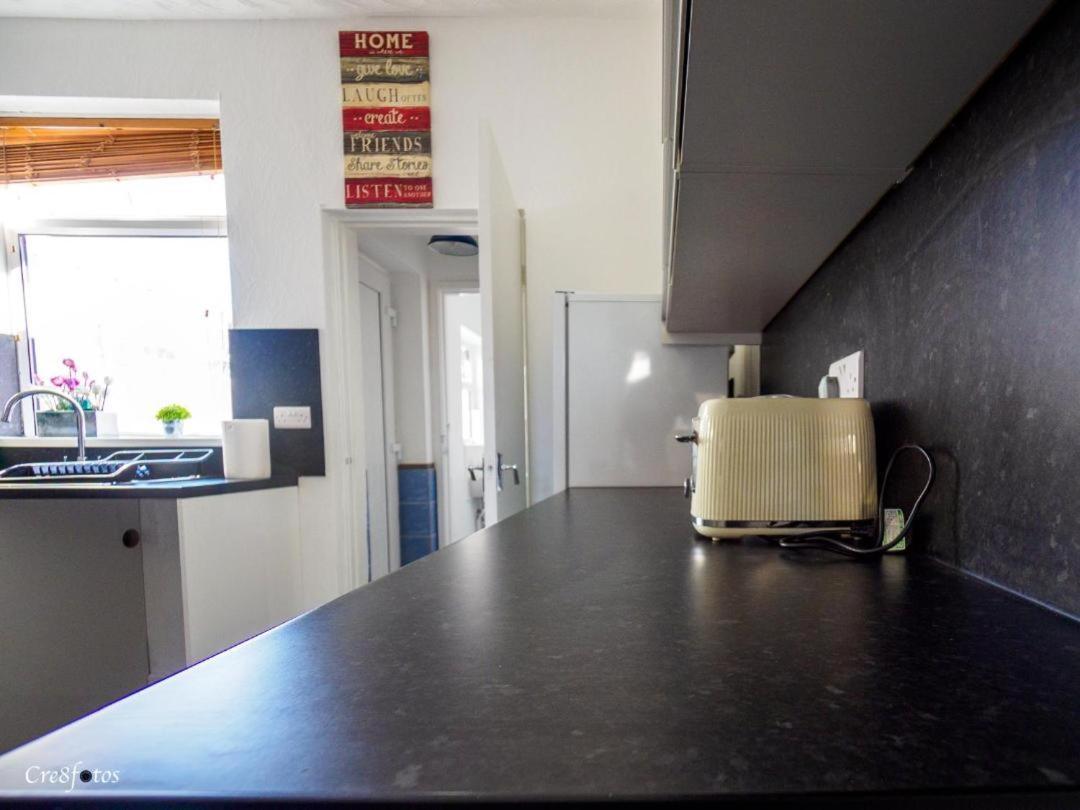 12 Cornwallis Lodge Family Room 1 Stoke-on-Trent ภายนอก รูปภาพ
