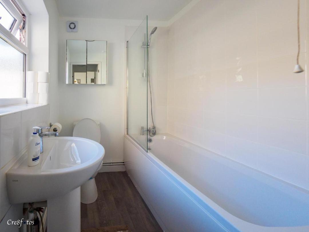 12 Cornwallis Lodge Family Room 1 Stoke-on-Trent ภายนอก รูปภาพ