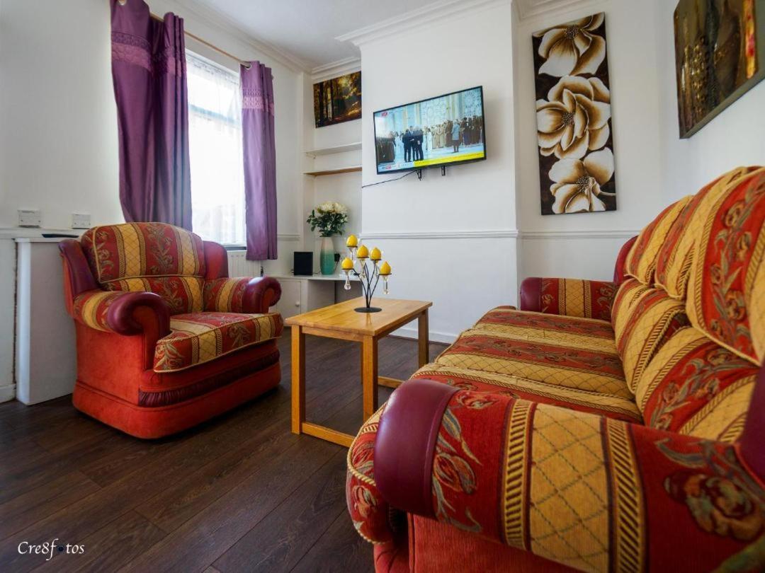 12 Cornwallis Lodge Family Room 1 Stoke-on-Trent ภายนอก รูปภาพ