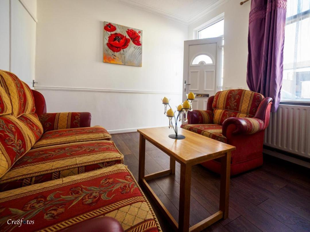 12 Cornwallis Lodge Family Room 1 Stoke-on-Trent ภายนอก รูปภาพ
